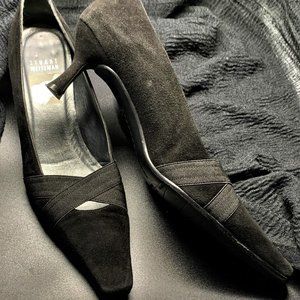 STUART WEITZMAN BLACK SUEDE PUMPS